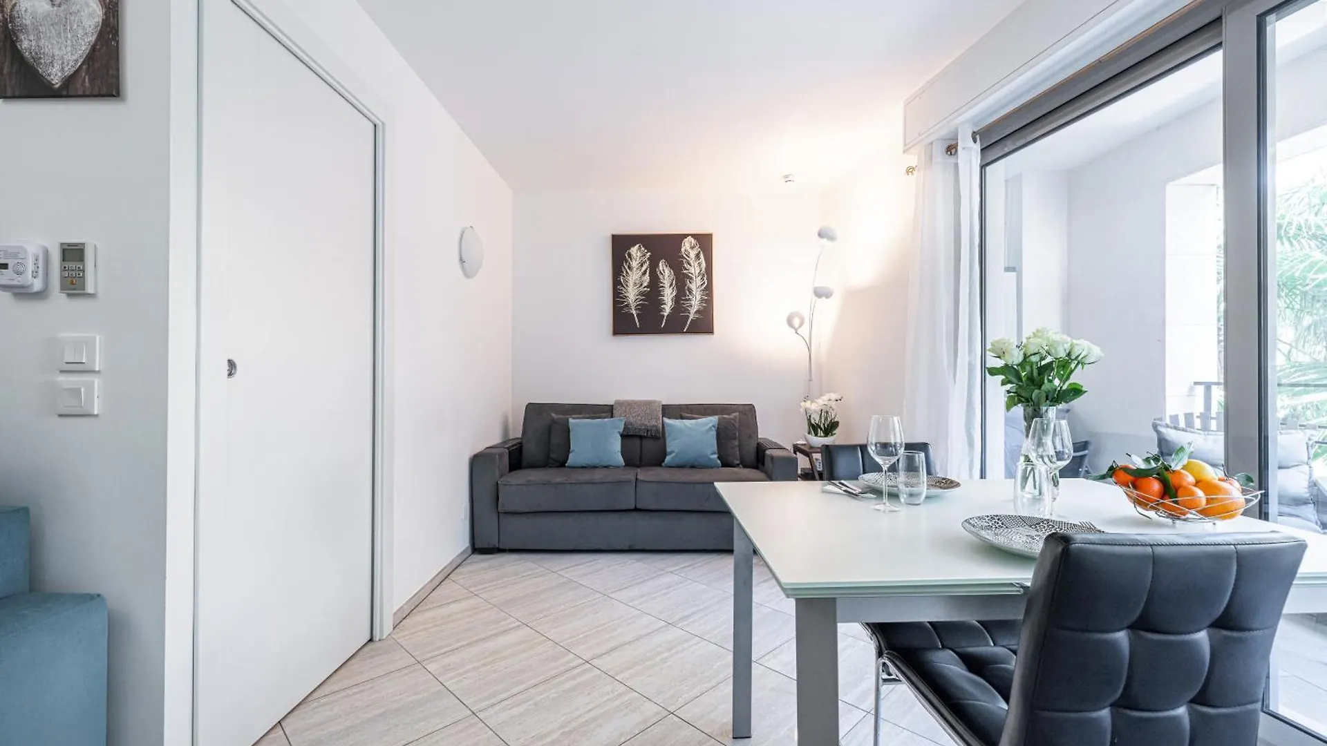 Studio Centre Terrasse Climatisation 50m plage Menton